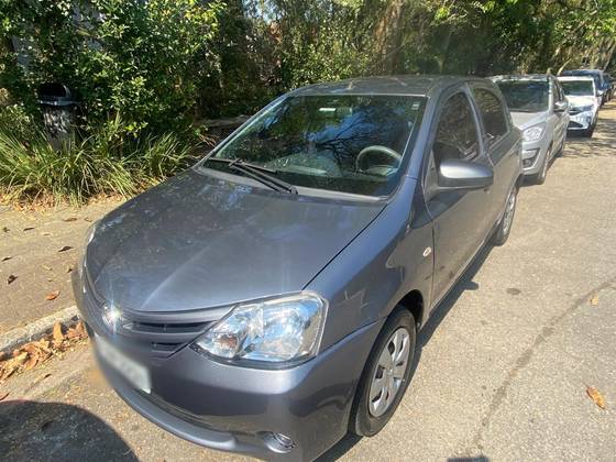 TOYOTA ETIOS 1.3 X 16V FLEX 4P MANUAL TOYOTA ETIOS 1.3 X 16V FLEX 4P MANUAL